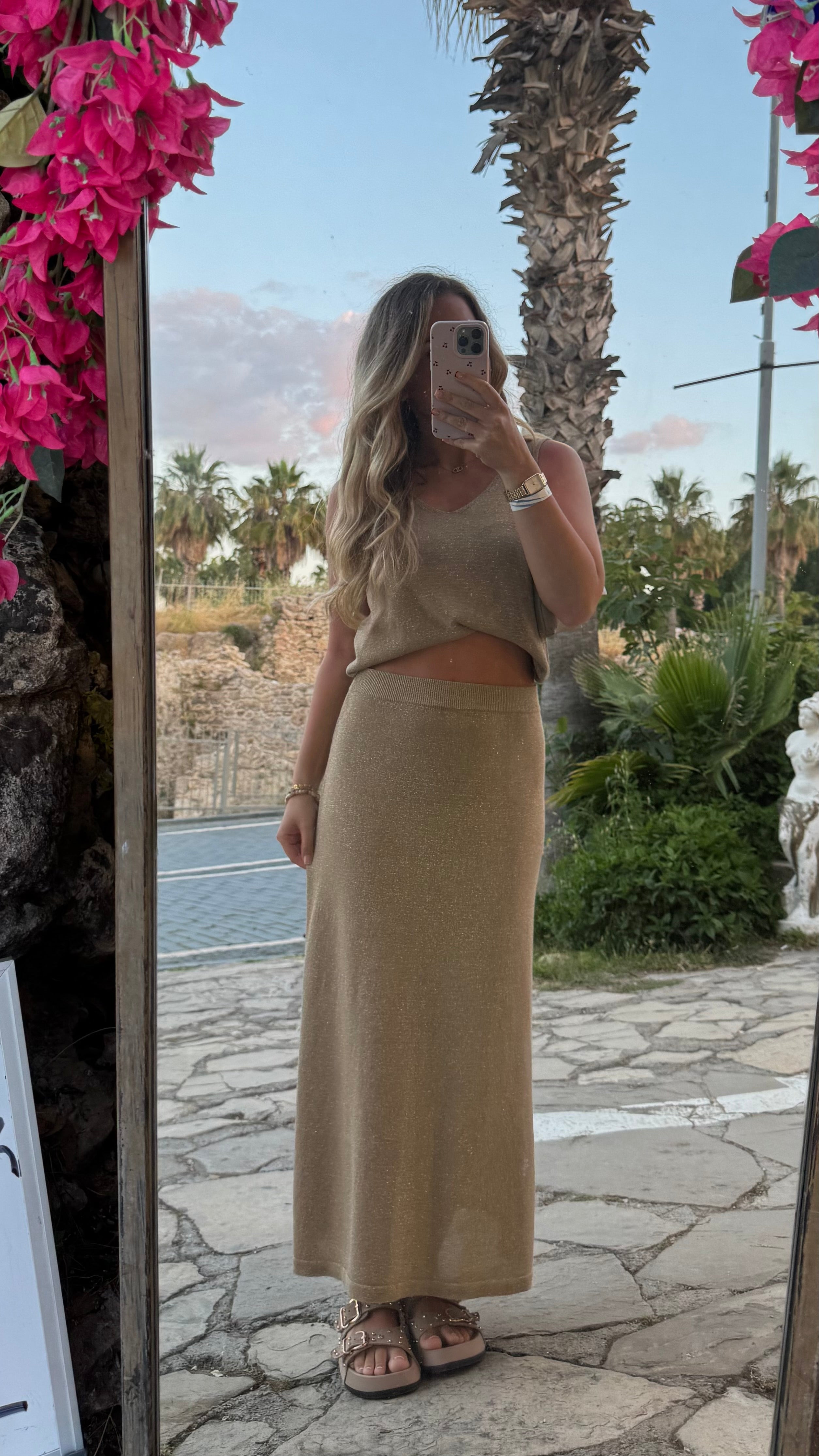 GOLDEN HOUR