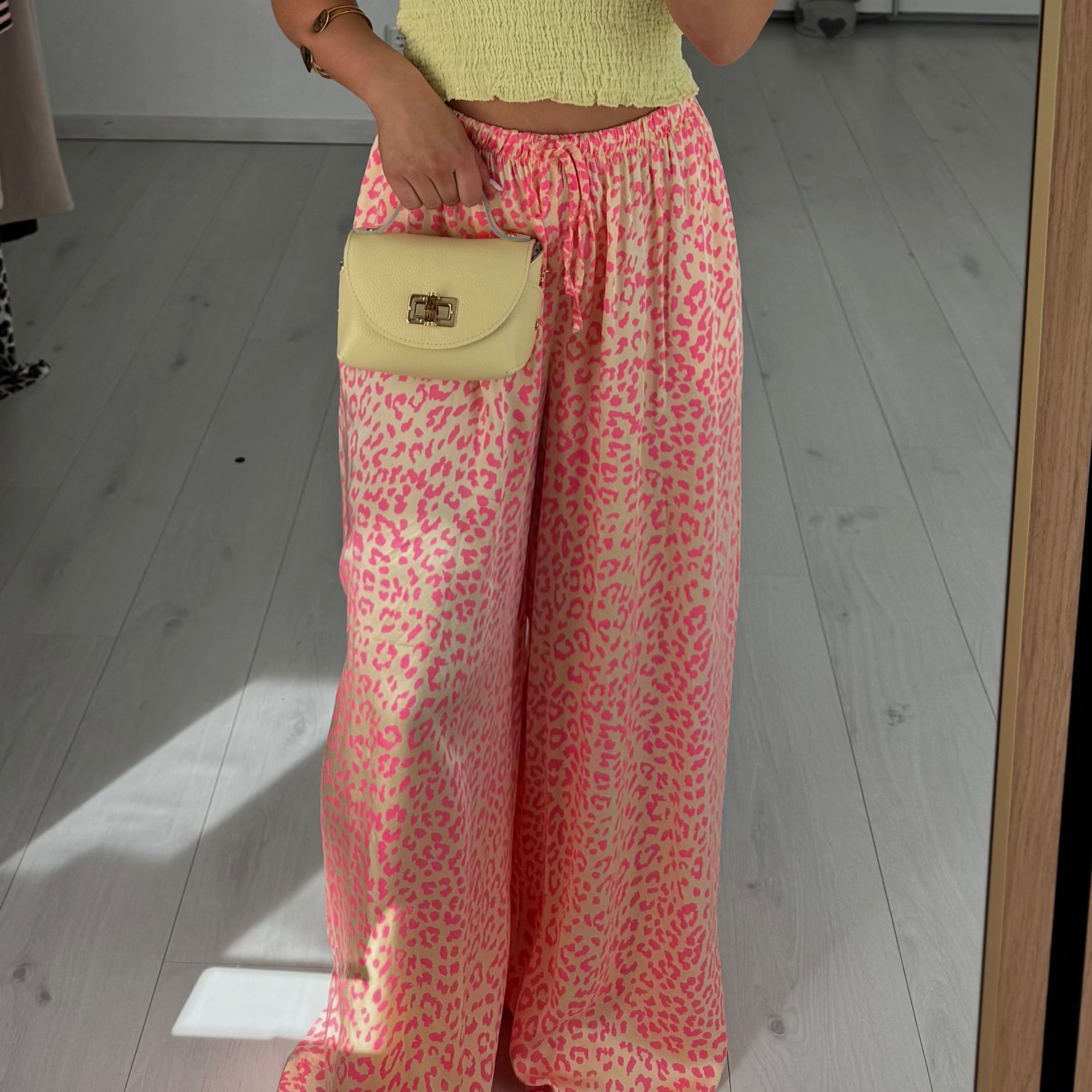 Hose Maja