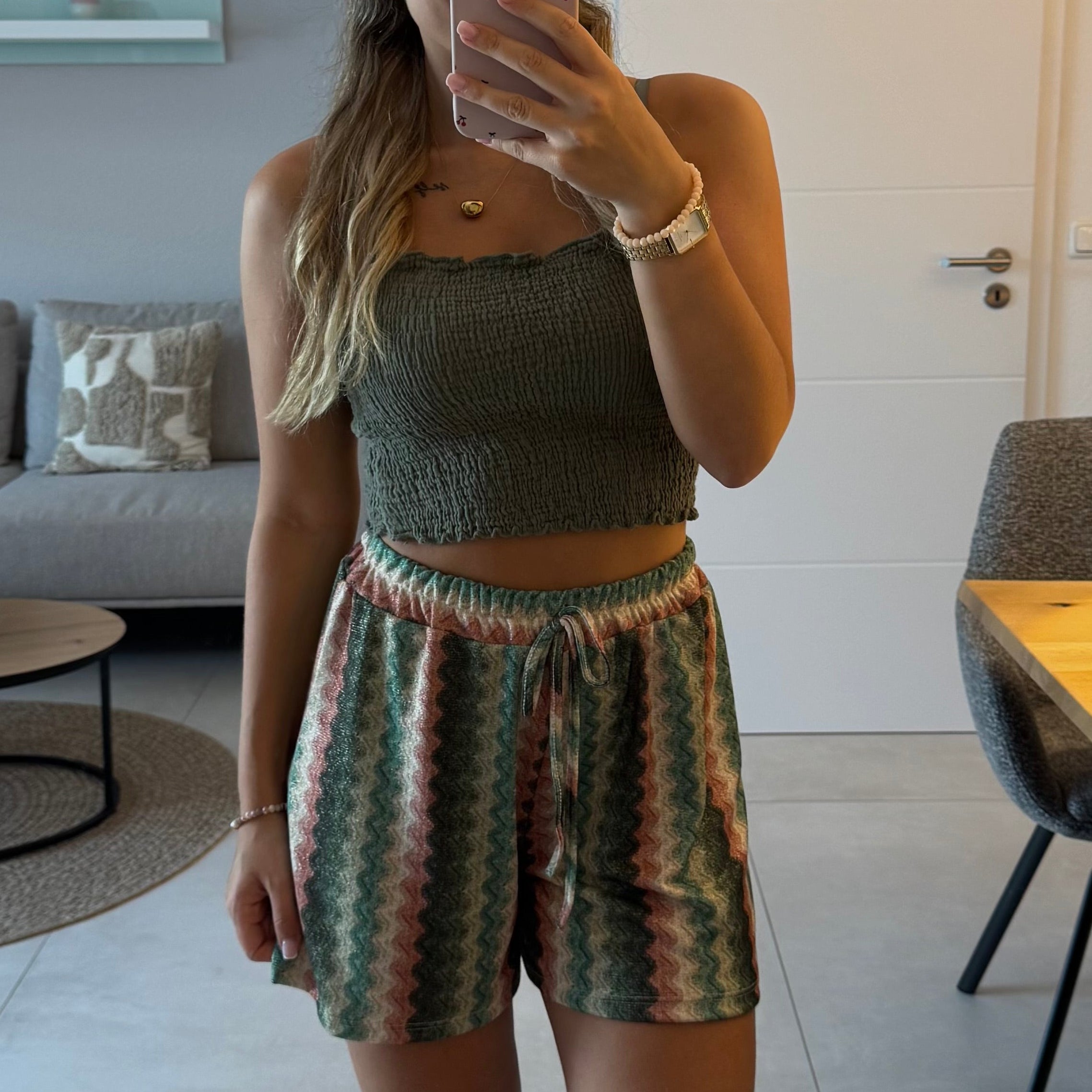 Hose Mina