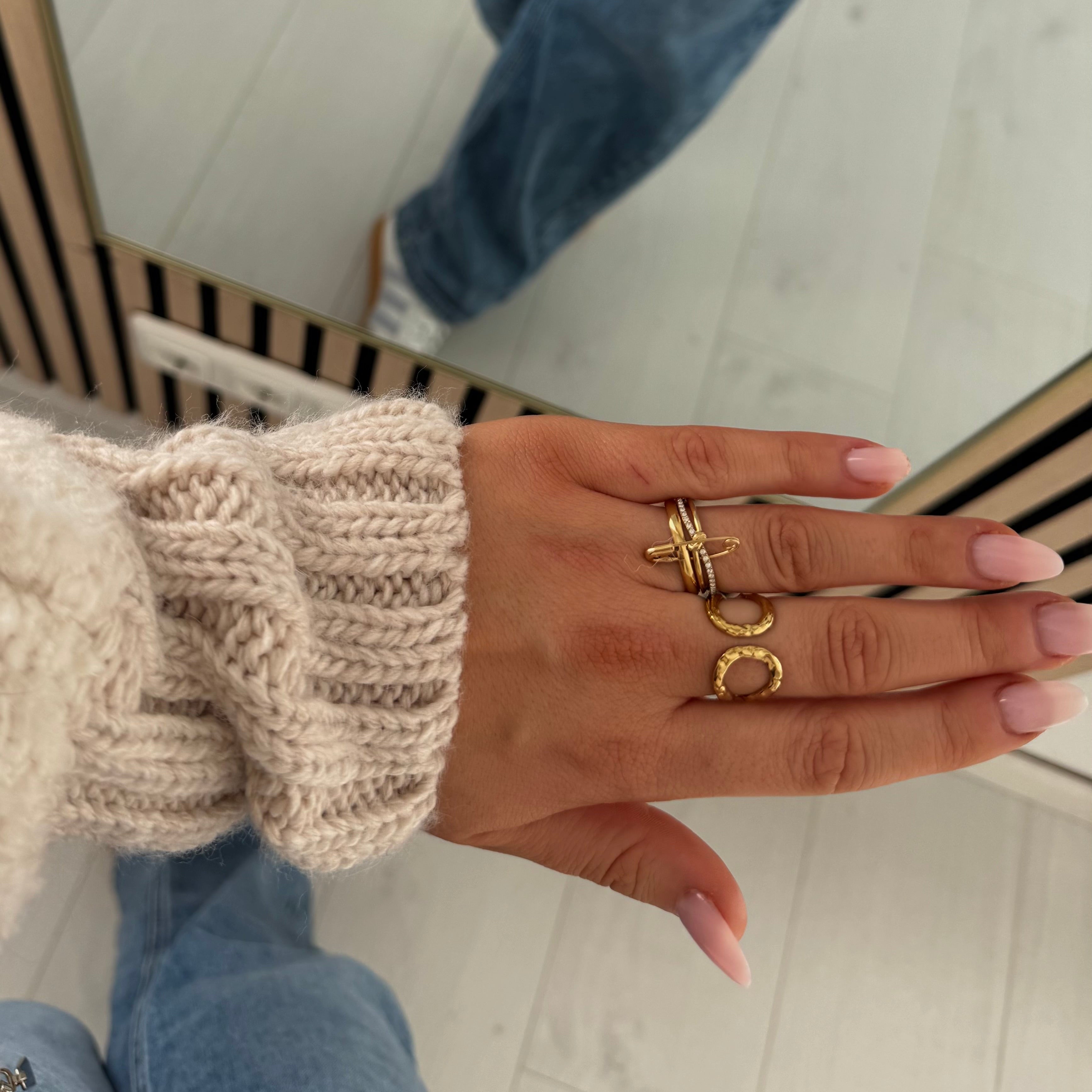 Luna Twist Ring