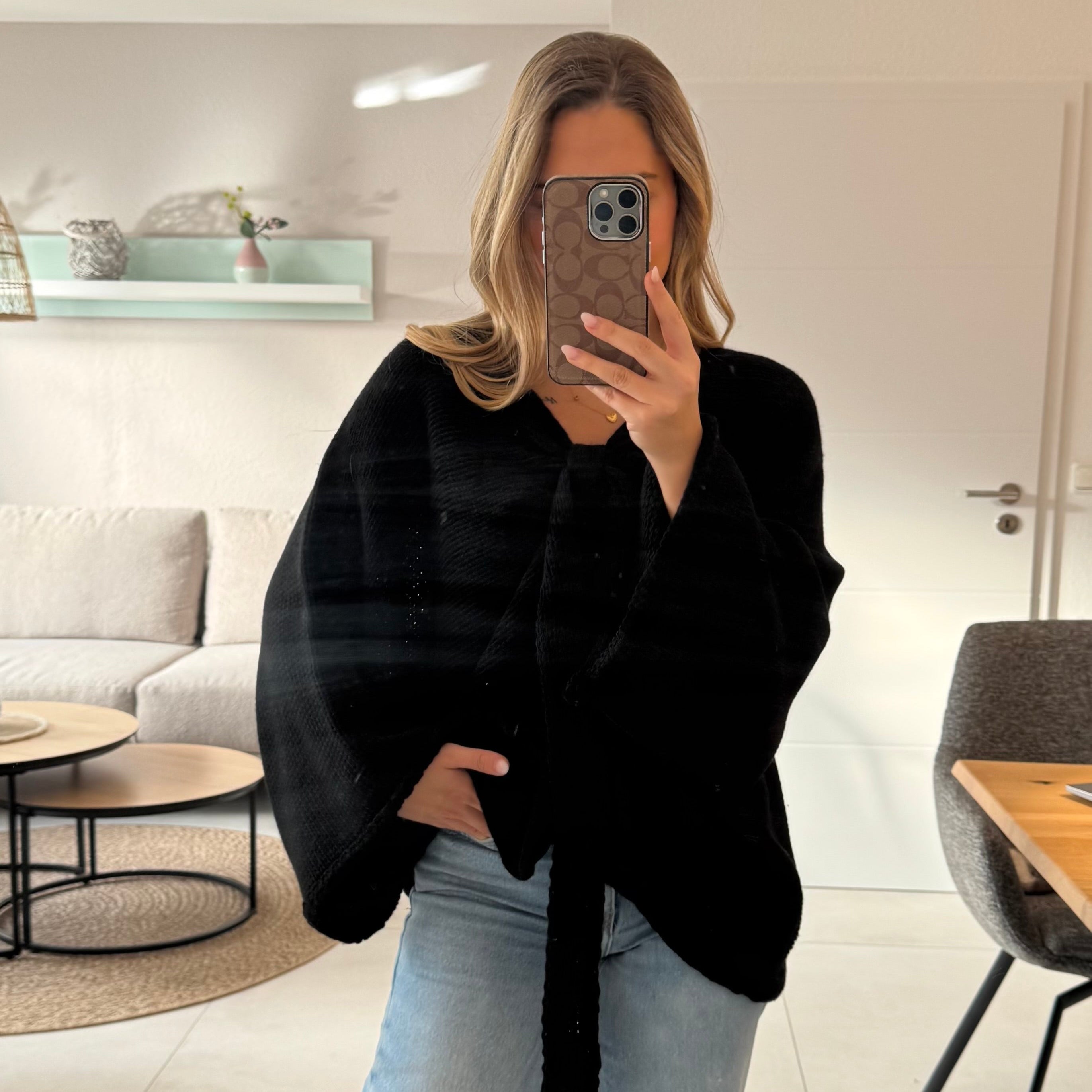 Poncho Nayeli