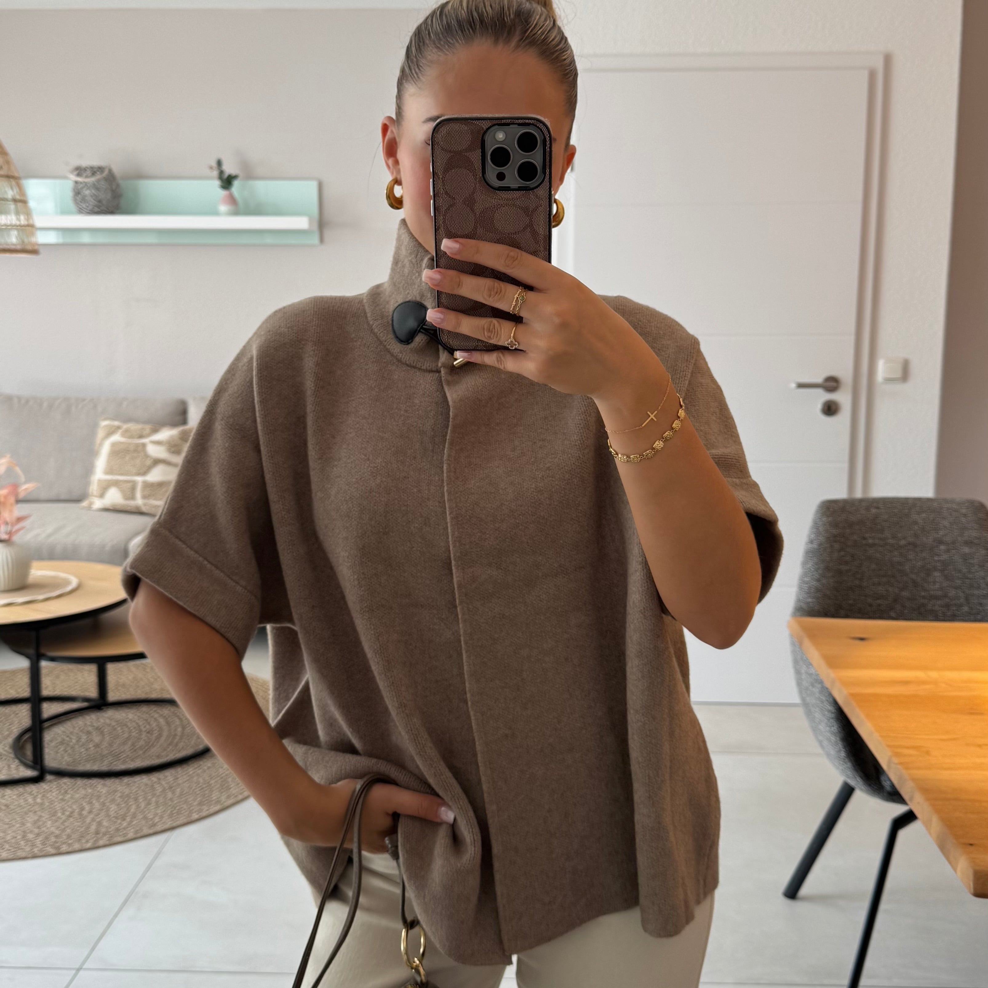 Poncho Lea